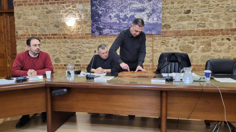 Έκοψε την βασιλόπιτα το Δημοτικό Συμβούλιο Βέροιας