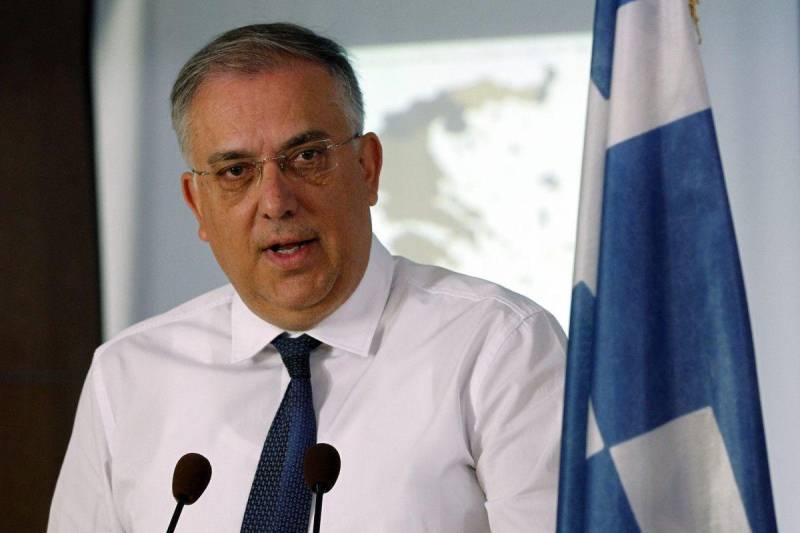 Θεοδωρικάκος: Μόνιμο το μέτρο για την απαγόρευση προσφορών για τρεις μήνες μετά από ανατιμήσεις