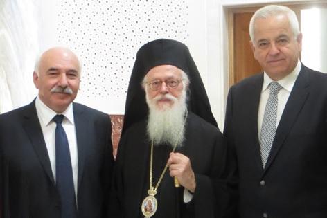 Ο Αρχιεπίσκοπος Αναστάσιος στη χορεία των Ιεραρχών και των Αναργύρων