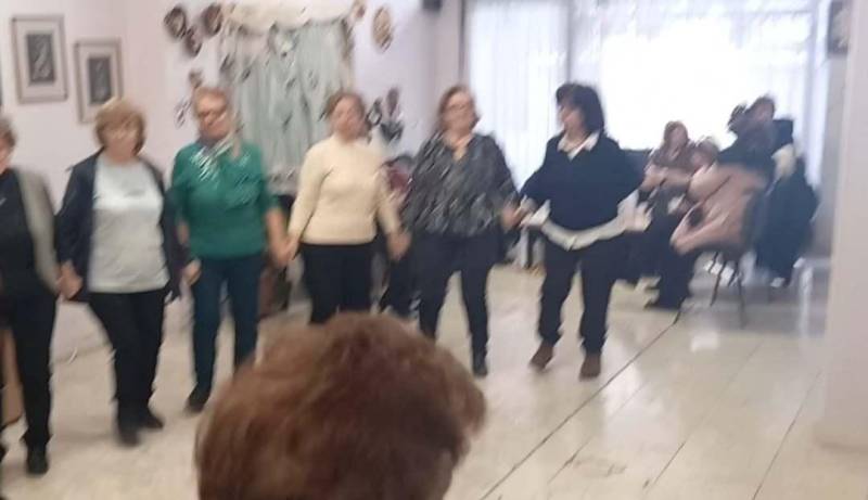 Αποκριάτικη Γιορτή στο ΚΑΠΗ Βέροιας: Χορός, Κέφι και Παράδοση!