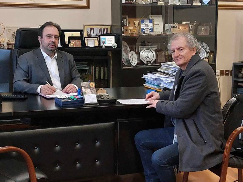 Υπογραφή Σύμβασης για την Ανακαίνιση και Εκσυγχρονισμό των ΚΕΠ Βέροιας