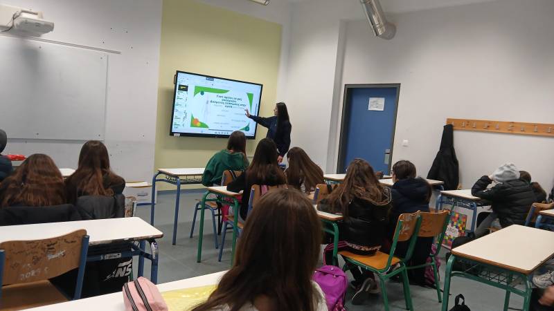 Ενημέρωση μαθητών του 1ου Γυμνασίου Βέροιας για τη ζάχαρη, τις χρωστικές και την επίδρασή τους στην υγεία