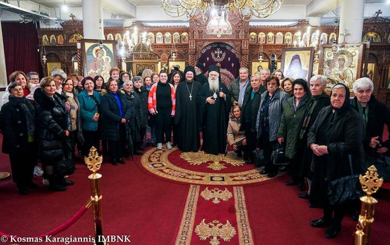 Οι κάτοικοι του Δασκίου τραγούδησαν παραδοσιακά τραγούδια στον Μητροπολίτη