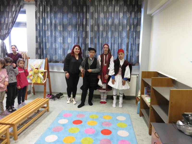 Παρουσίαση Παραδοσιακών Φορεσιών στο Δημοτικό Σχολείο Ριζωμάτων – Δασκίου – Σφηκιάς