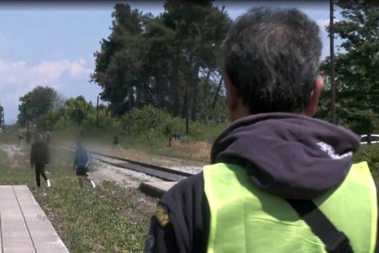 Φύλαξη στον σιδηροδρομικό σταθμό Αλεξάνδρειας κατά την προσέλευση και αποχώρηση μαθητών του ΕΠΑΛ