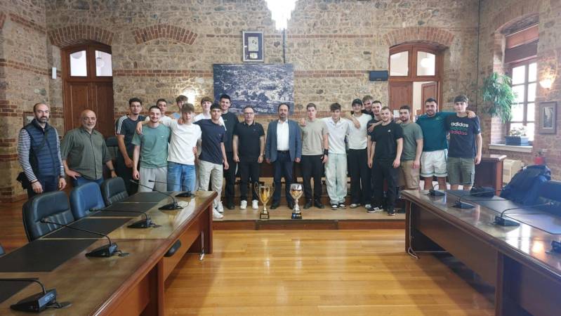 Οι πρωταθλητές του Φέρωνα στον Δήμαρχο Βέροιας
