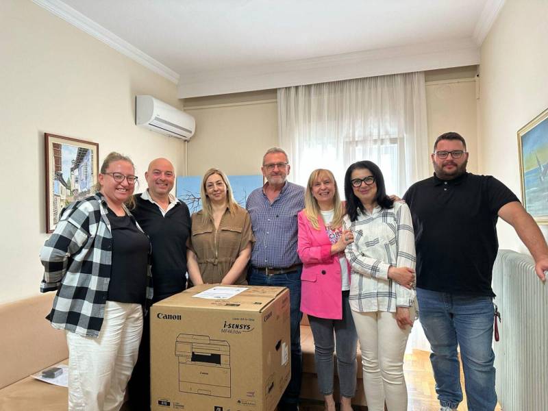 Γόνιμη συνάντηση και σημαντική δωρεά στον «Έρασμο» από τους Συλλόγους «Ψηφιδωτό» και Ντόπιων Μακροχωρίου