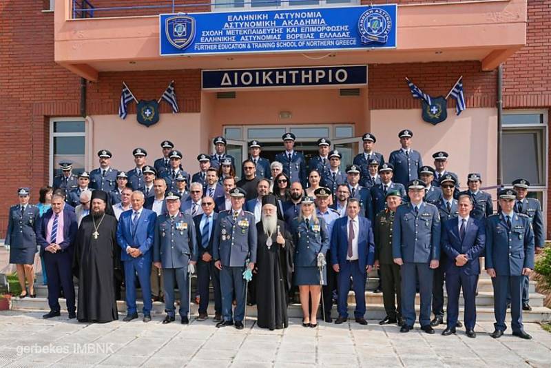 Ορκομωσία και Απονομή Ξιφών στους Νέους Υπαστυνόμους Β’ στη Σχολή Μετεκπαίδευσης της ΕΛ.ΑΣ. στη Βέροια