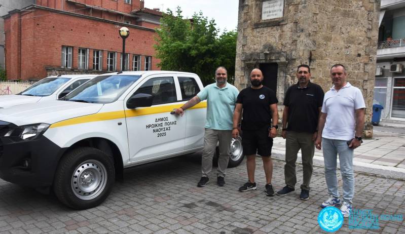 Δύο ημιφορτηγά 4×4 ενισχύουν τον στόλο του Δήμου Νάουσας