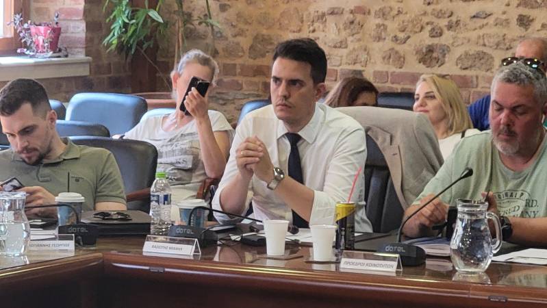 Φόρος τιμής στη μνήμη του Γιάννη Πέτκου από τον Μιχάλη Χασιώτη στο Δημοτικό Συμβούλιο Βέροιας