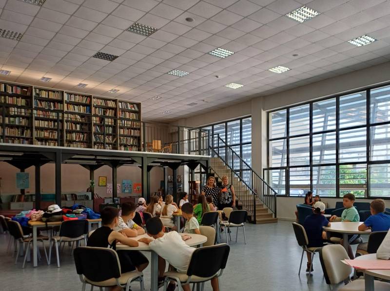 Δημιουργικές δράσεις στη Δημοτική Βιβ/κη από το Kids Summer Camp-ΓΕΝ Νάουσας