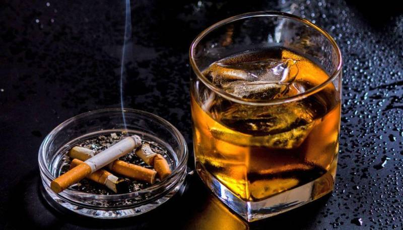 Ψηφίστηκε το νομοσχέδιο για την προστασία ανηλίκων από καπνό και αλκοόλ