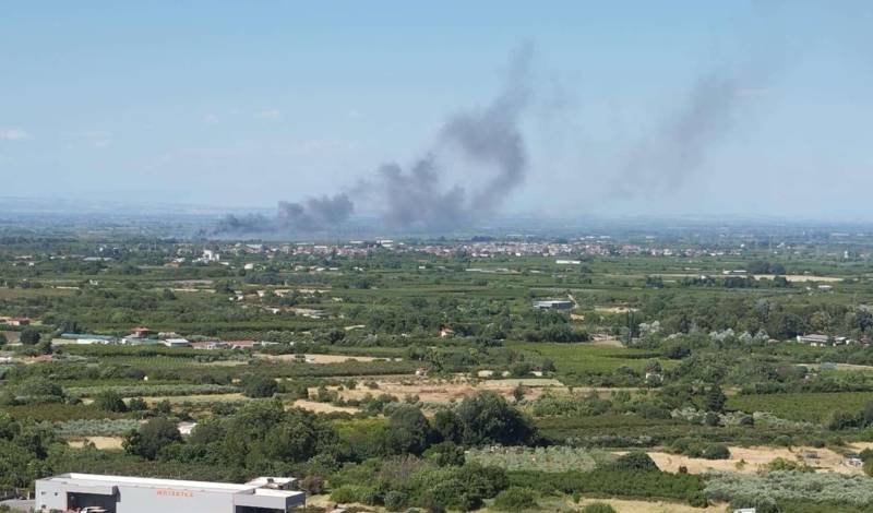 Φωτιά έξω από το Μακροχώρι