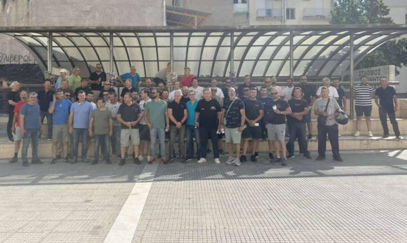 Συγκέντρωση διαμαρτυρίας των πτυχιούχων ιδιοκτητών συνεργείων στην Βέροια για το ψηφιακό βιβλίο πελατών