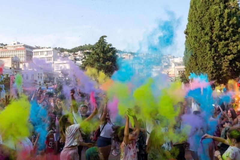 Το Φεστιβάλ Χρωμάτων έρχεται στη Βέροια!