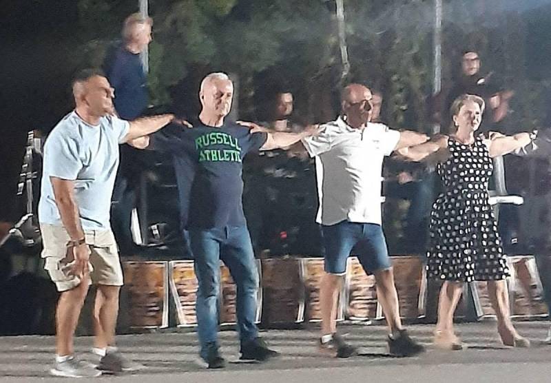 Με ζωντανή μουσική και χορό το αντάμωμα στην Άμμο
