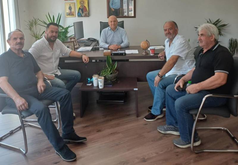 Διάλογος Κοτίδη με τους κτηνοτρόφους: Επί τάπητος οι αποζημιώσεις και οι επιδοτήσεις