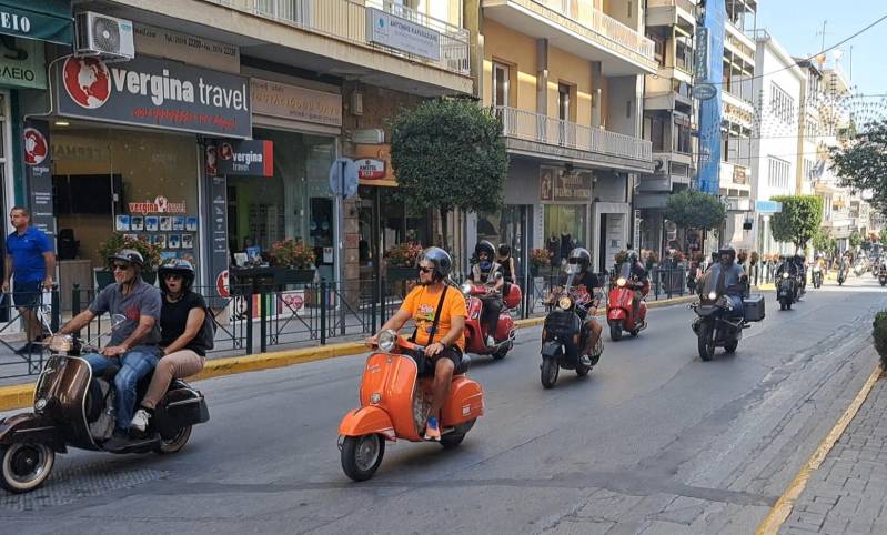 Βέροια: Τριακόσιες οι συμμετοχές στην Πανελλήνια συνάντηση Vespa