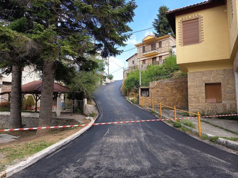 Εκτεταμένες ασφαλτοστρώσεις και τεχνικές παρεμβάσεις στο Σέλι από τον Δήμο Βέροιας