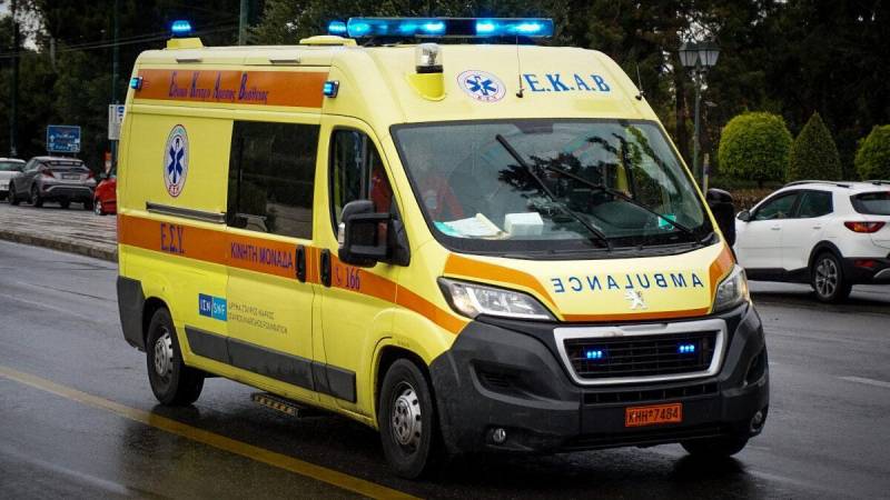 Βέροια: ΙΧ παρέσυρε μηχανάκι έξω από δημοτικό σχολείο