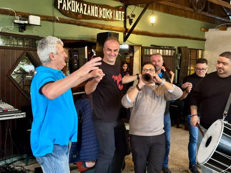 Παραδοσιακό ξεφάντωμα στο καζάνι της Ευξείνου Λέσχης Ποντίων Νάουσας