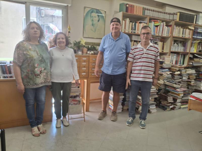 Επίσκεψη απογόνων της Θεανώς Ζωγιοπούλου στη Βιβλιοθήκη Βέροιας