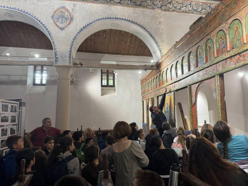 Εφορεία Αρχαιοτήτων Ημαθίας: Μαθητές γνώρισαν από κοντά το έργο της συντήρησης στον Ιερό Ναό Αγίας Άννας
