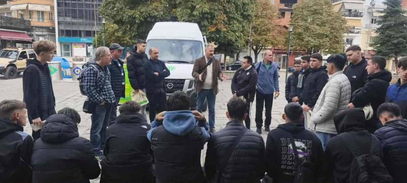 Ενημερωτική δράση για την Παγκόσμια Ημέρα Ανακύκλωσης Ηλεκτρικών και Ηλεκτρονικών Αποβλήτων πραγματοποιήθηκε στη Νάουσα
