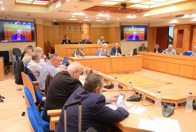 Στο επίκεντρο ο νέος Κώδικας Αυτοδιοίκησης και η χρηματοδότηση των δήμων στη συνεδρίαση της ΚΕΔΕ