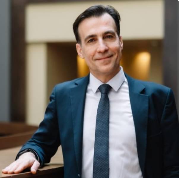 Ανησυχία για το ενδεχόμενο κλεισίματος της 1ης Μεραρχίας – Κοινοβουλευτική παρέμβαση Χουρδάκη στη Βουλή