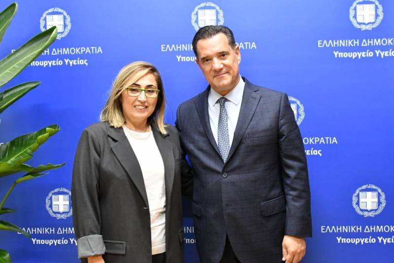 Συνάντηση Στέλλας Αραμπατζή με τον Άδωνι Γεωργιάδη – Στο τραπέζι παρεμβάσεις για την Υγεία στην Ημαθία