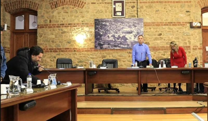Δημοτικό Συμβούλιο Βέροιας: Το “Πολυτεχνείο” που… ενόχλησε