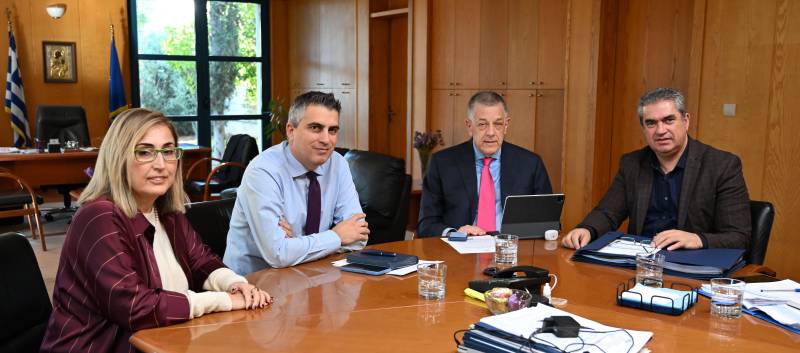 Στο Υπουργείο Υποδομών η Αραμπατζή για τον κάθετο άξονα