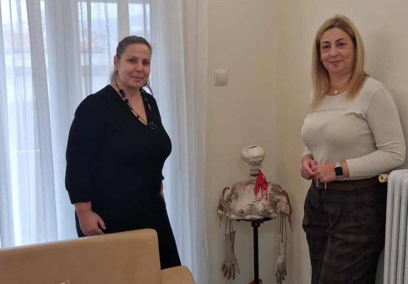 Επίσκεψη της εικαστικού Έλενας Στεργίου στον «Έρασμο»