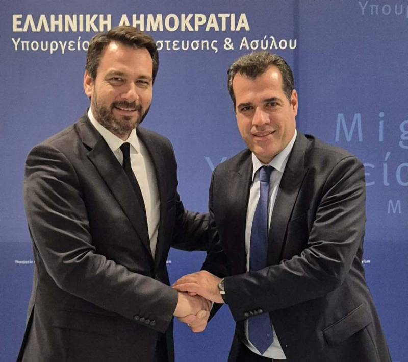 Αίτημα για ασθενοφόρο στην Αλεξάνδρεια στην συνάντηση Μπαρτζώκα – Πλεύρη
