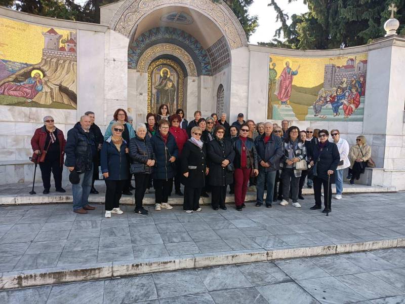 Εκπαιδευτική περιήγηση των ΚΑΠΗ στα ιστορικά μονοπάτια της Βέροιας
