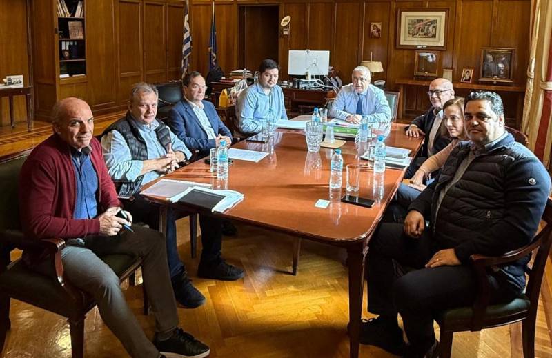 Στο μικροσκόπιο τα προβλήματα του κλάδου ζαχαροπλαστών στη συνάντηση Τσαβδαρίδη με την Ομοσπονδία τους