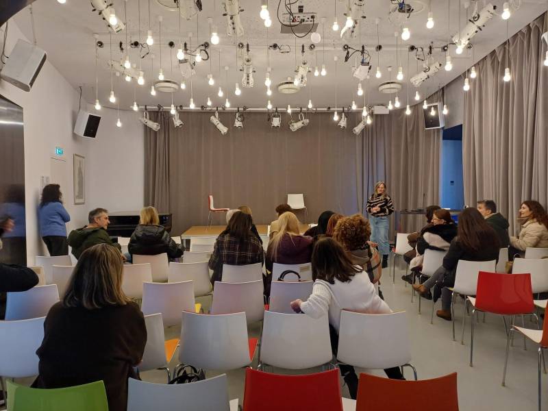 Ενημερωτική συνάντηση των εκπαιδευτικών του 1ου ΓΕΛ Βέροιας στην Δημόσια Κεντρική Βιβλιοθήκη