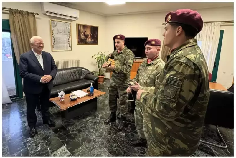 Έψαλλαν τα κάλαντα στον Δήμαρχο Αλεξάνδρειας