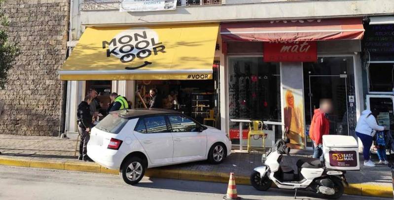 Βέροια: Τρελή πορεία ΙΧ – Κατέληξε σε κατάστημα αρτοσκευασμάτων