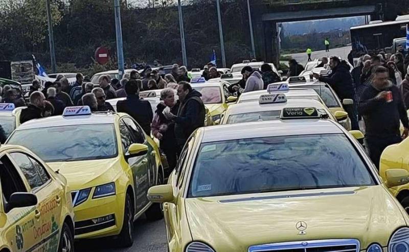 Δυναμική υποστήριξη στο αγροτικό μπλόκο Κουλούρας από Ταξί και Αστικά Λεωφορεία