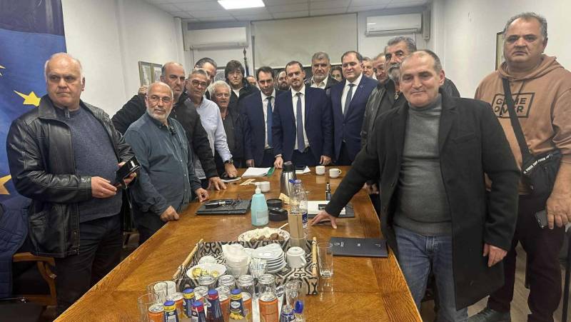 Αναστέλλεται η επ’ αόριστον απεργία στις λαϊκές αγορές