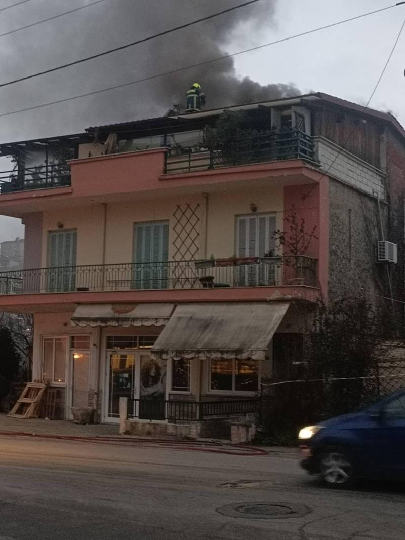 Φωτιά σε μονοκατοικία στον Προμηθέα