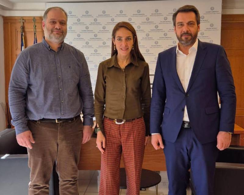 Συνάντηση Δημάρχου Νάουσας με τη Δόμνα Μιχαηλίδου – Παρουσίαση του ολιστικού σχεδίου «Νήμα» για την αναγέννηση της πόλης