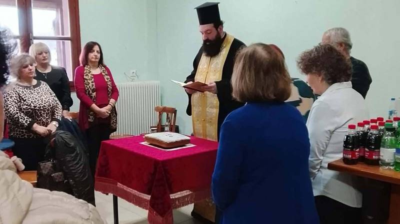 Το ΚΑΠΗ Επισκοπής Νάουσας έκοψε την βασιλόπιτα
