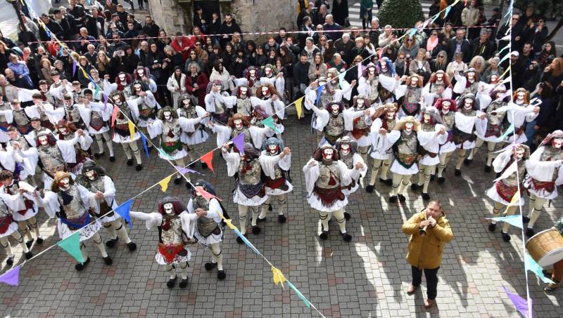 Με πολύ κόσμο το δρώμενο της Νάουσας «Γενίτσαροι και Μπούλες»