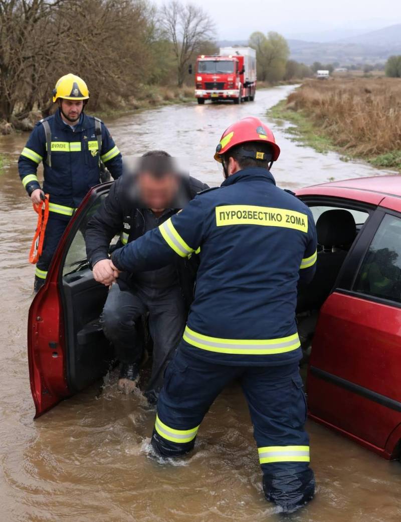 Απεγκλωβισμός δύο ατόμων από όχημα στη Δ.Ε. Μελίκης