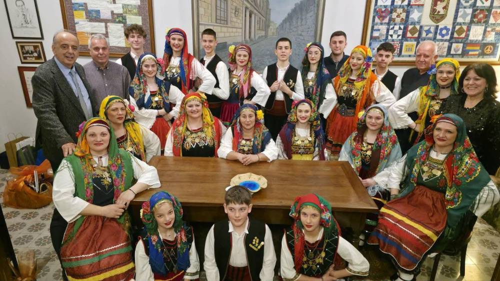 Με χορούς της Θράκης συμμετείχε ο Πολιτιστικός Σύλλογος Κυψέλης στο φεστιβάλ του Ζωγράφειου Λυκείου
