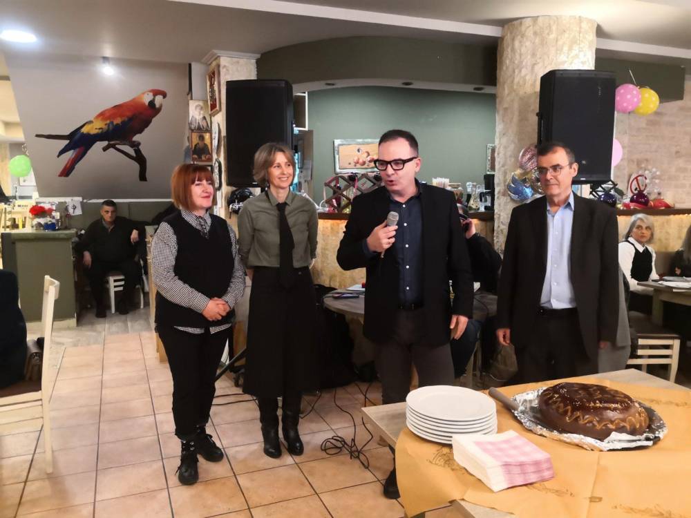 Σε αποκριάτικο κλίμα η κοπή βασιλόπιτας της Διεύθυνσης Προσχολικής Αγωγής και Αθλητισμού του Δήμου Βέροιας