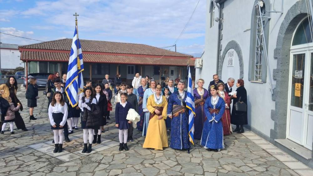 Με συγκίνηση και περηφάνια η παρέλαση στη Νέα Νικομήδεια